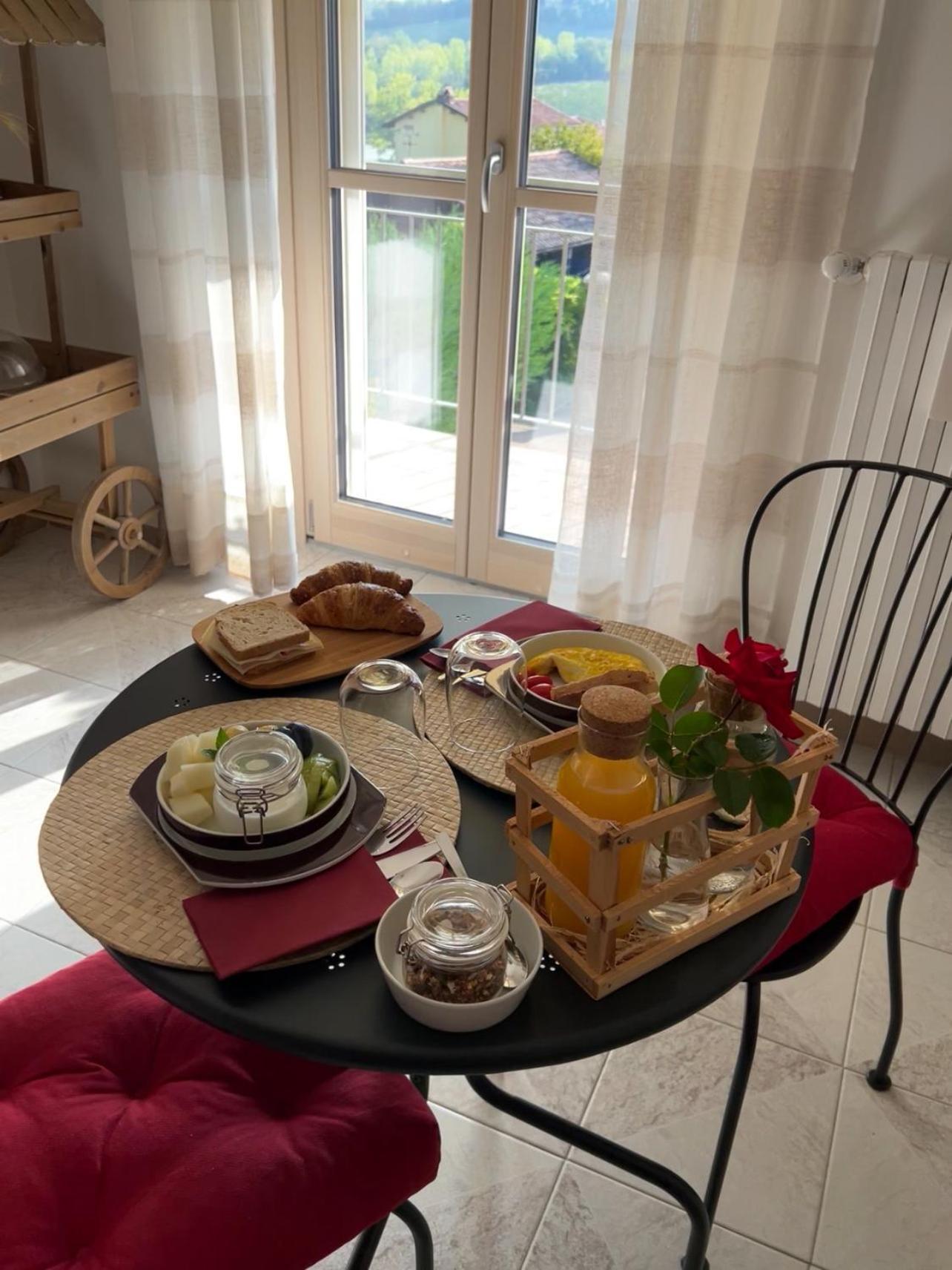 Bed and Breakfast Cascina Il Volo à Moncalvo Extérieur photo